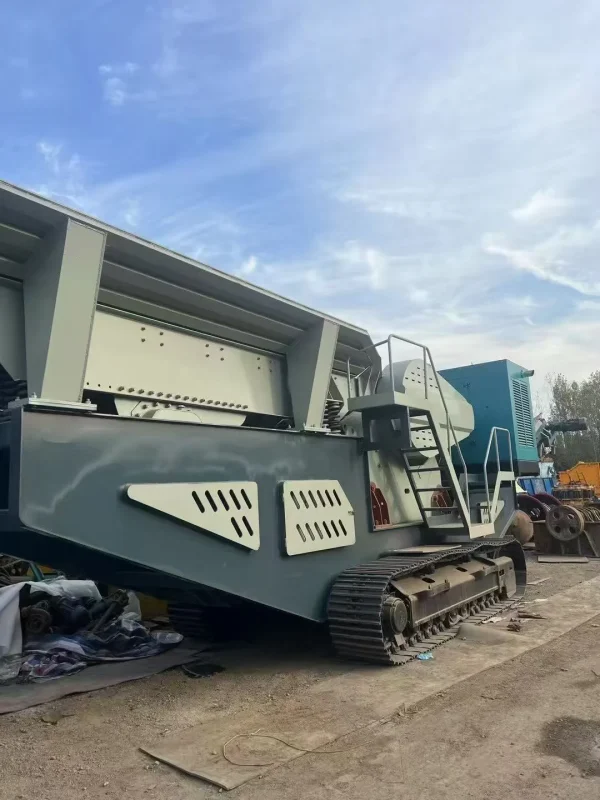 Used Tracked 750 Mobile Jaw Crushing Plant | with Feeder | 110kW Motor | 300kW Genset