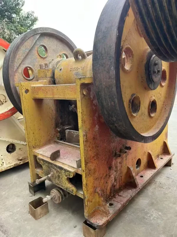 Used PE-600×900 Jaw Crusher High-Capacity Primary Crushing 55-75kW4 Used PE-600×900 Jaw Crusher | High-Capacity Primary Crushing | 55-75kW