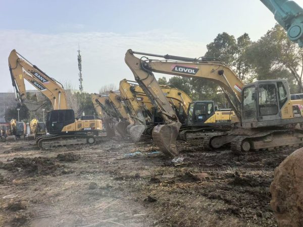 All kinds of excavators and dump trucks that have been used