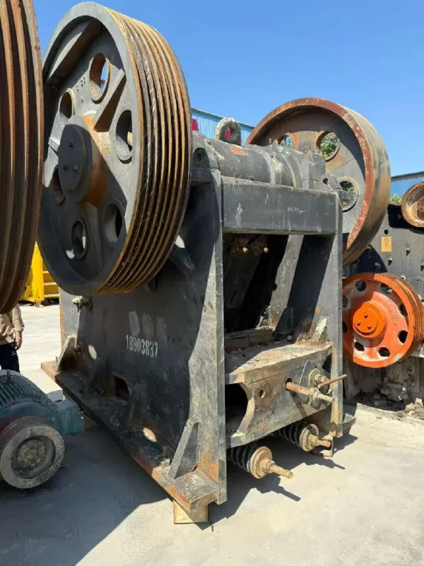 Used PE 750×1060 Jaw Crusher for Sale